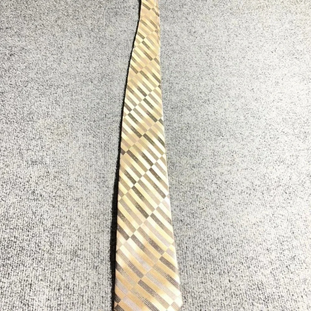 Ivy Crew Classics Mens Silk Necktie Gold Tan Grey Geometric Striped Silk‎ Tie
